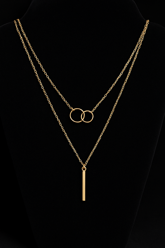 Delikatny łańcuszek w kolorze złotym